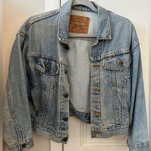 Vintage Levi’s jean jacket size small